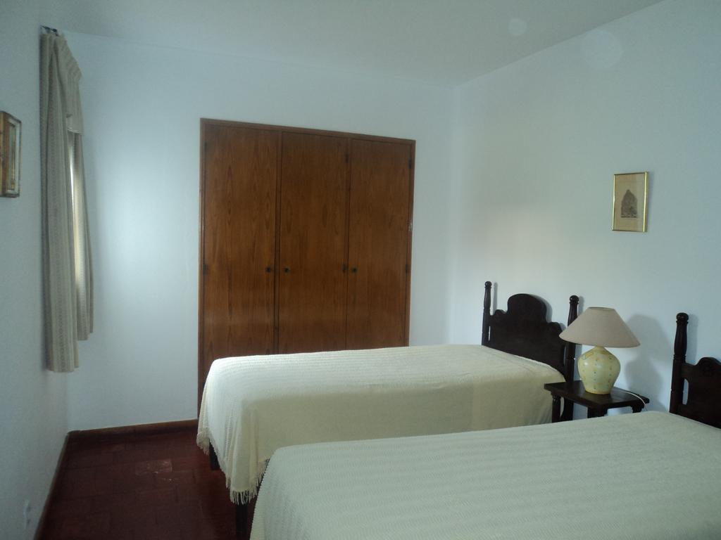 Casa Julio Dinis 12 *